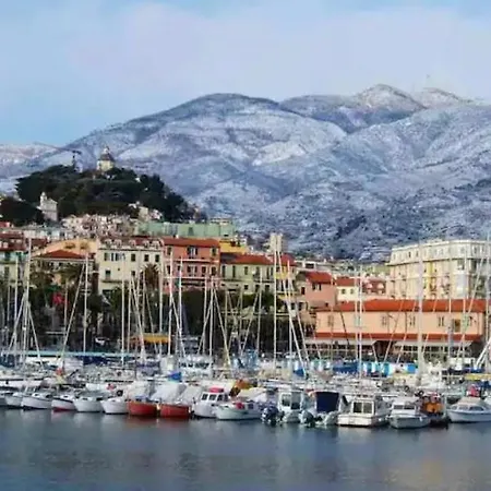 Cheerful Room, Sharing Kitchen In A Cosy Family Art House, Ideal For One Person Or Couple Sanremo