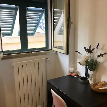 Cheerful Room, Sharing Kitchen In A Cosy Family Art House, Ideal For One Person Or Couple Bed & Breakfast *