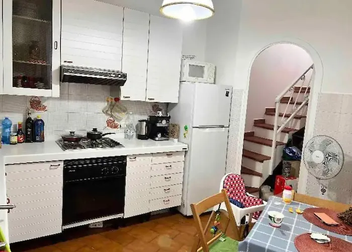 Cheerful Room, Sharing Kitchen In A Cosy Family Art House, Ideal For One Person Or Couple Bed & Breakfast Sanremo