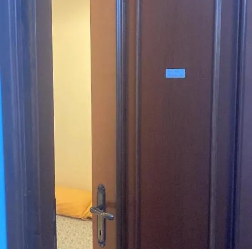 Cheerful Room, Sharing Kitchen In A Cosy Family Art House, Ideal For One Person Or Couple