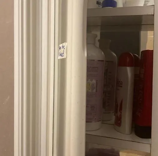 Cheerful Room, Sharing Kitchen In A Cosy Family Art House, Ideal For One Person Or Couple Bed & Breakfast *