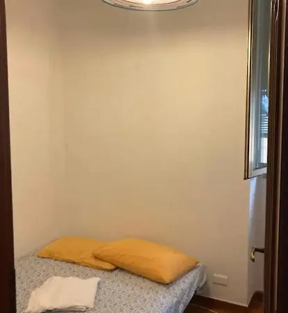 Cheerful Room, Sharing Kitchen In A Cosy Family Art House, Ideal For One Person Or Couple Frühstückspension Sanremo